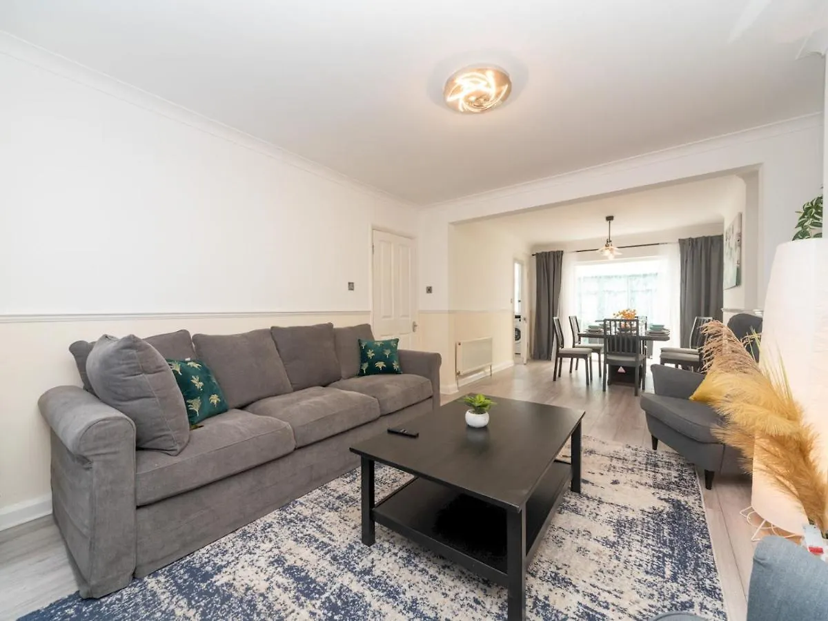 Pass The Keys Spacious 4 Bed House Free Parking Near Station Bexleyheath