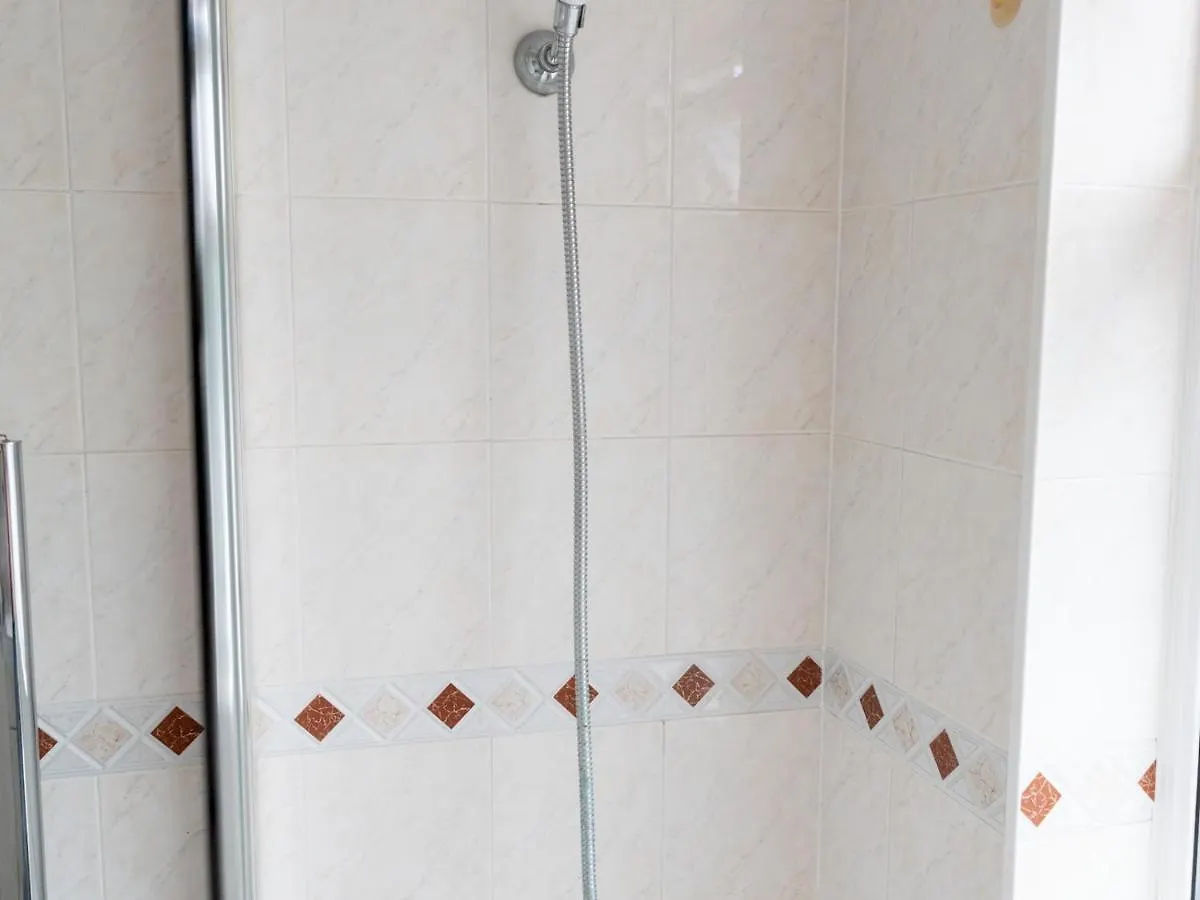 Pass The Keys Spacious 4 Bed House Free Parking Near Station Bexleyheath Tatil Evi