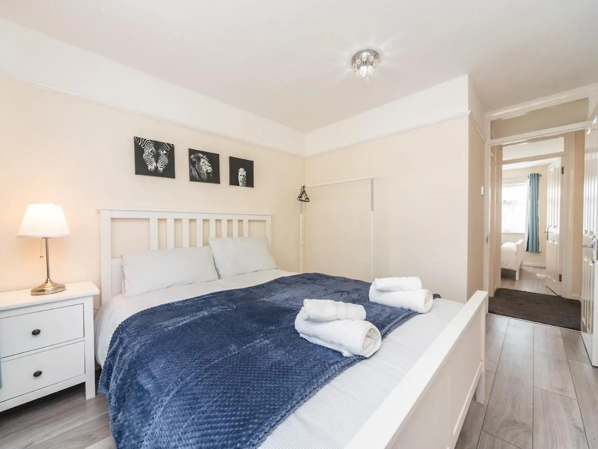 Pass The Keys Spacious 4 Bed House Free Parking Near Station Bexleyheath