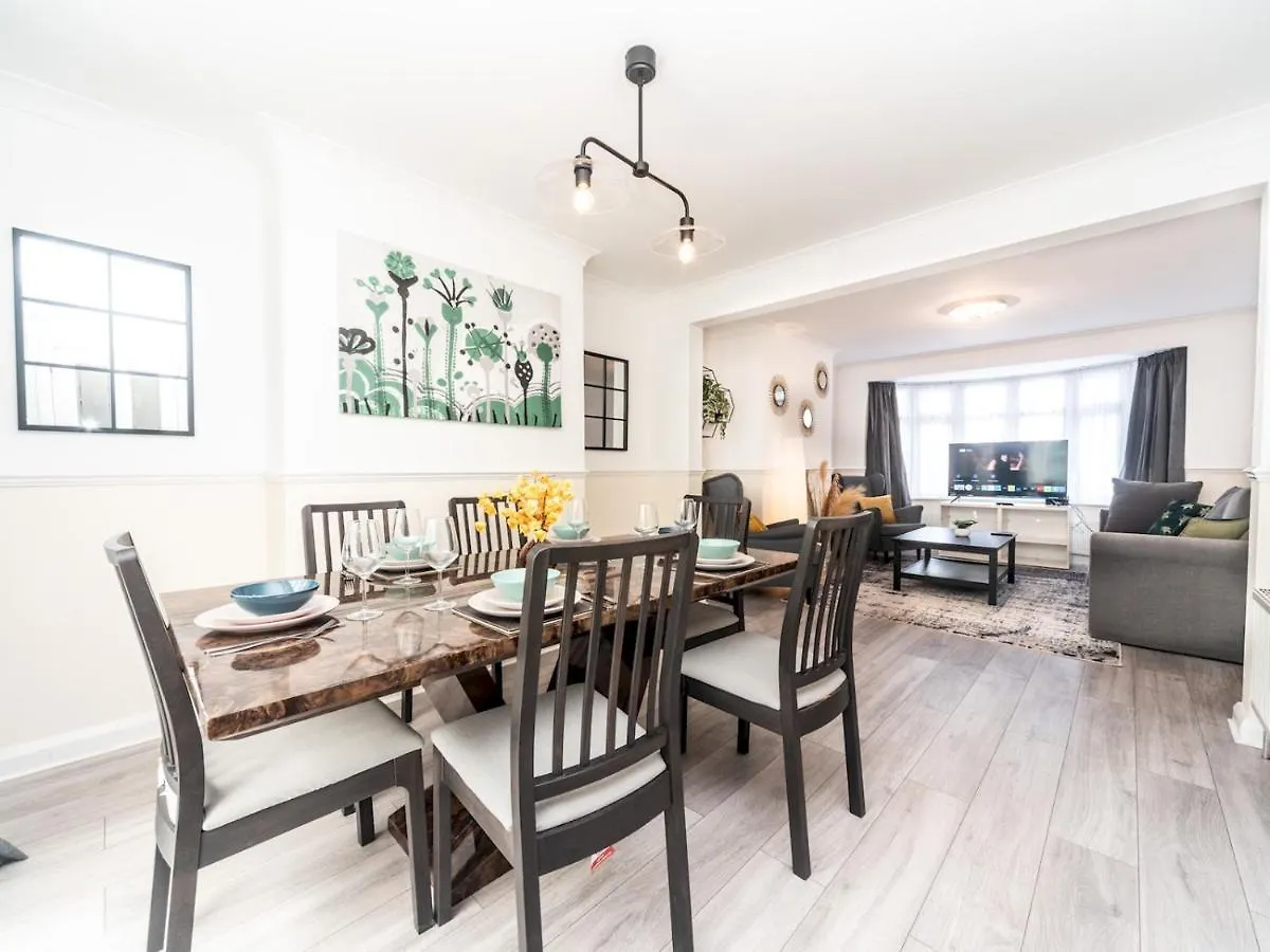 Holiday home Pass The Keys Spacious 4 Bed House Free Parking Near Station Bexleyheath