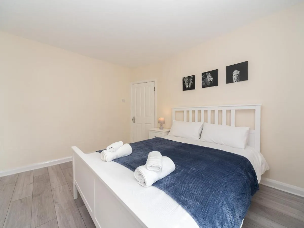 Pass The Keys Spacious 4 Bed House Free Parking Near Station Bexleyheath United Kingdom