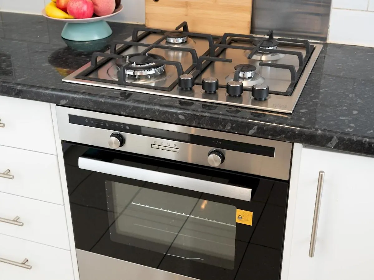 Pass The Keys Spacious 4 Bed House Free Parking Near Station Bexleyheath 0*,  United Kingdom