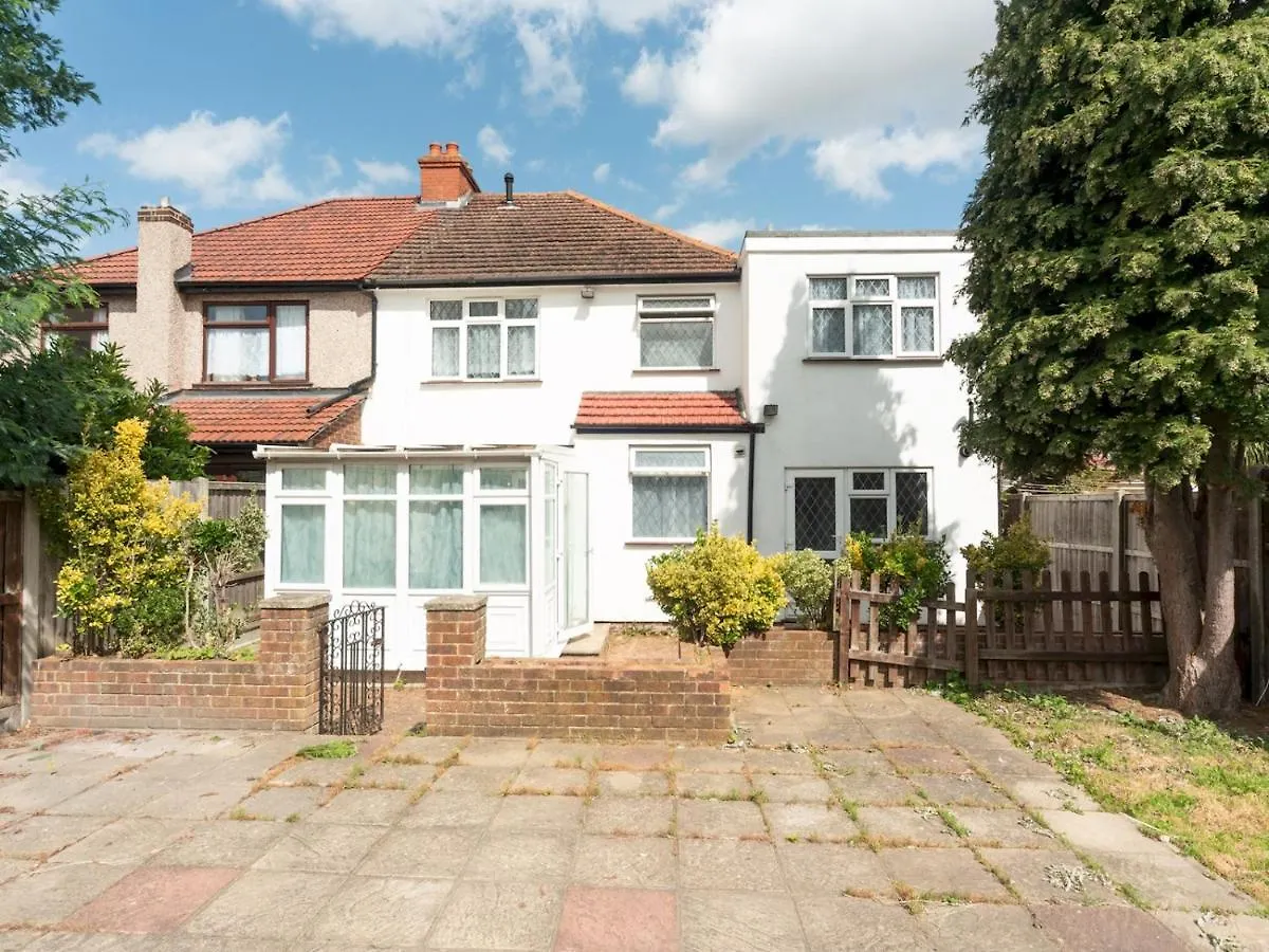 Holiday home Pass The Keys Spacious 4 Bed House Free Parking Near Station Bexleyheath United Kingdom