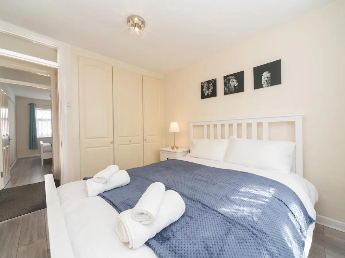Pass The Keys Spacious 4 Bed House Free Parking Near Station Bexleyheath